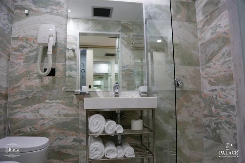 Room, Palace hotel Vlore, Kavaje