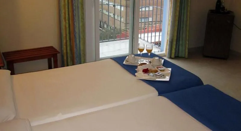 TRIPLE WITH BALCONY Room, Malaga Hotel Eliseos, Costa Del Sol