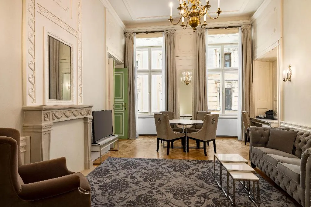 SUITE DELUXE Room, Wyndham Grand Krakow Old Town, Krakow