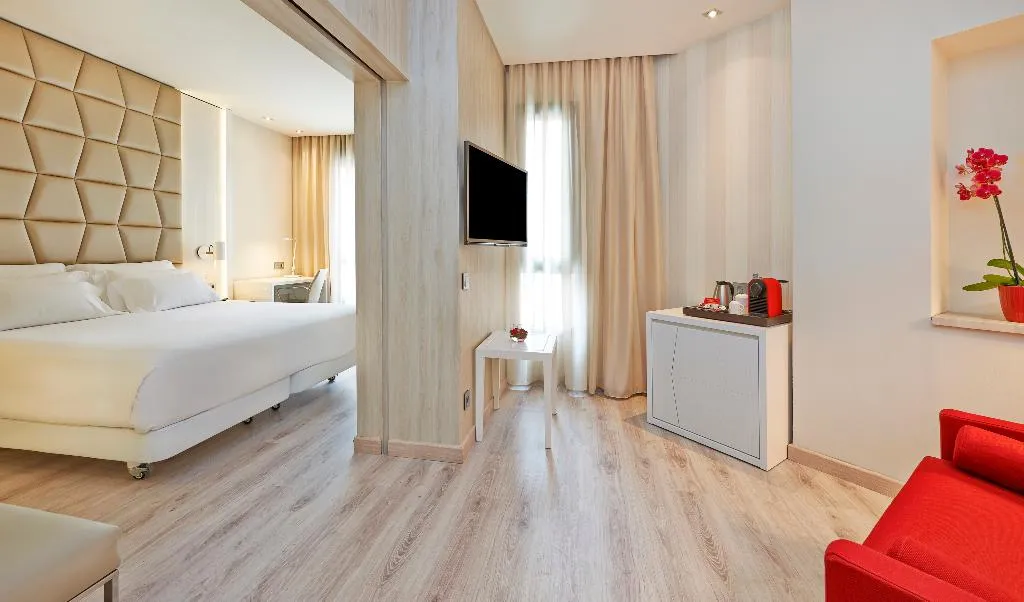 FAMILY ROOM STANDARD Room, NH Collection Barcelona Podium, Barcelona