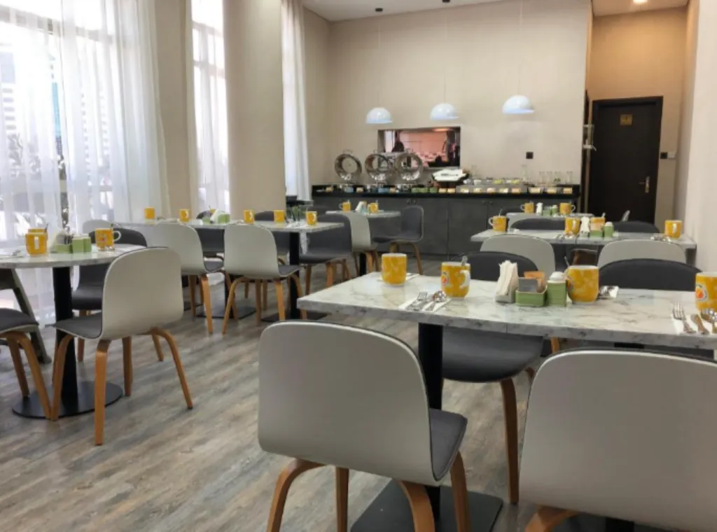 Restaurant, TIME Express Hotel Al Khan, Dubai