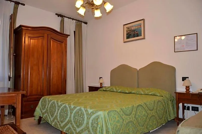 General view, Iris, Venice