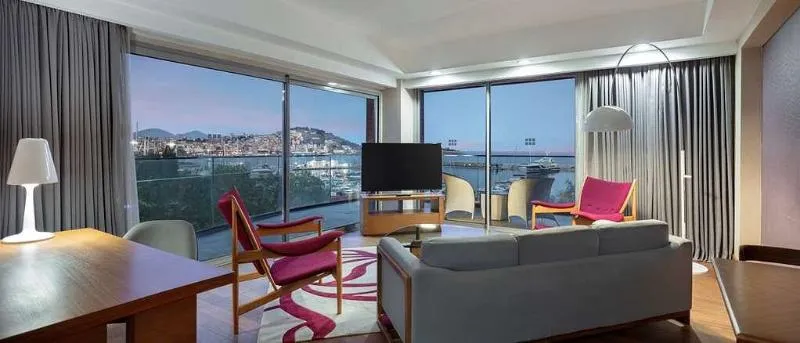 SUITE MARINA VIEW Room, DoubleTree by Hilton Kusadasi, Izmir