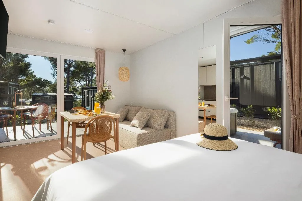 VILLA PREMIUM ONE BEDROOM Room, Pinadria Camping Resort, Split