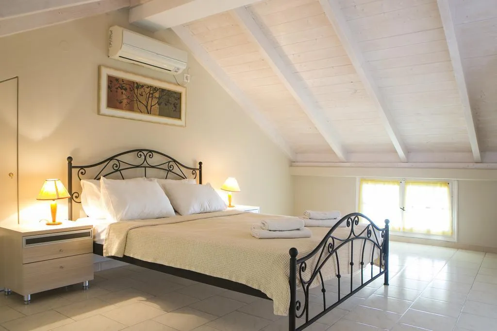 APARTMENT SEA VIEW TWO BEDROOMS Room, Irena Studios And Apartments, Kefallinia