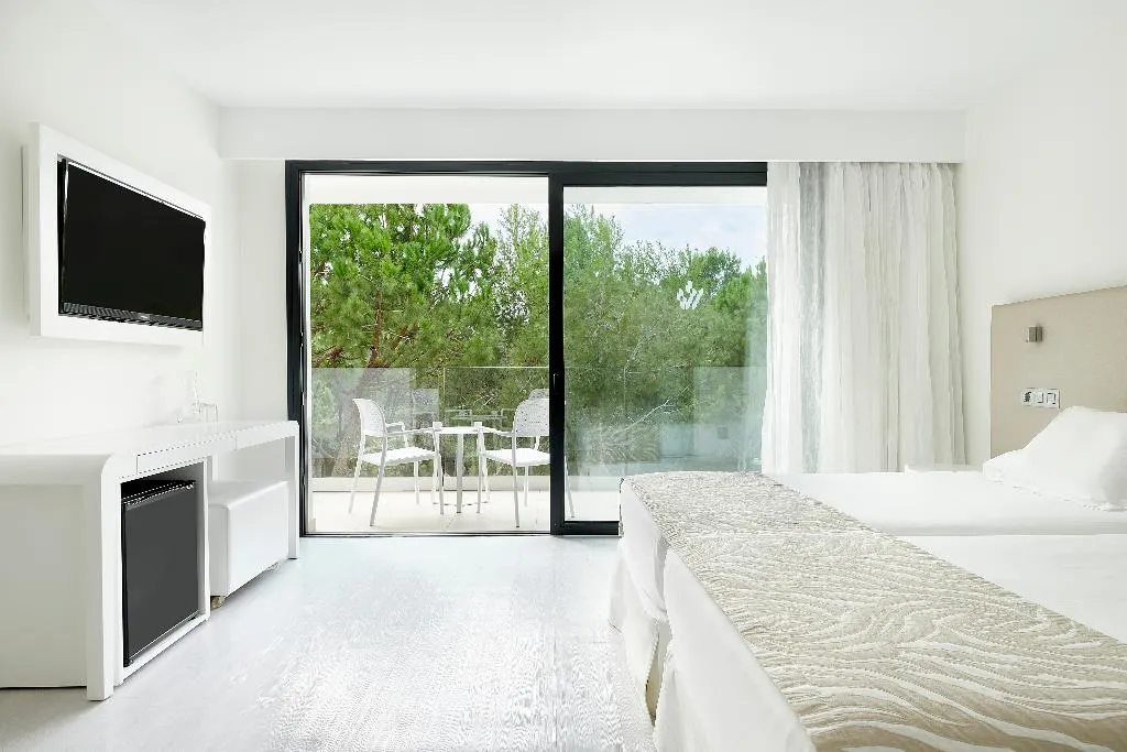 DOUBLE SINGLE USE GARDEN VIEW Room, Iberostar Waves Cala Millor, Majorca
