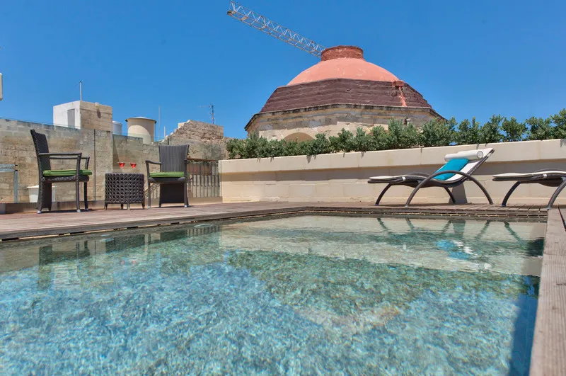 Pool, Palazzo Consiglia, Malta