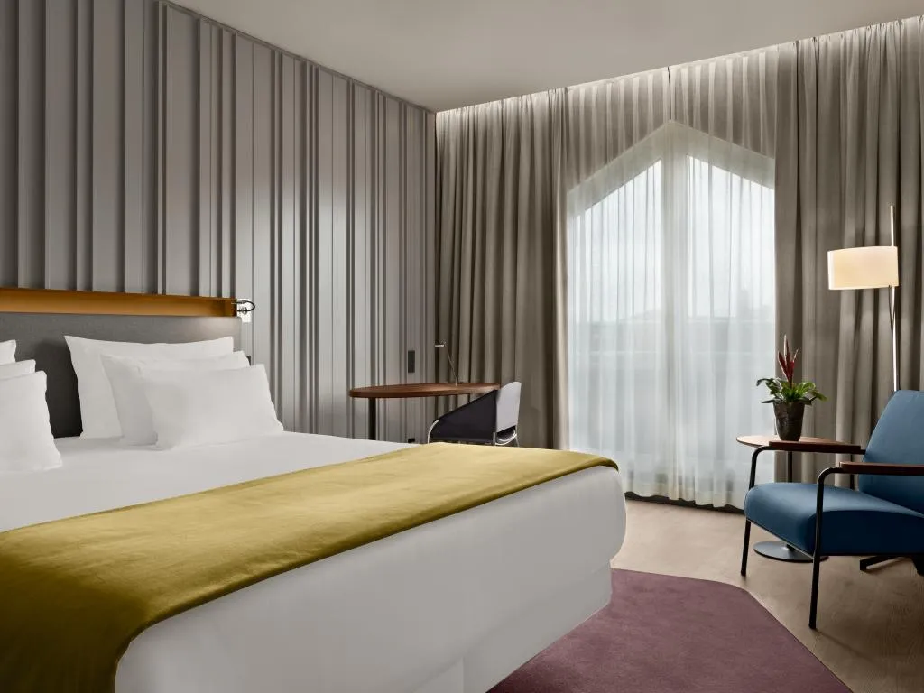 DOUBLE PREMIUM Room, NH Collection Amsterdam Flower Market, Amsterdam