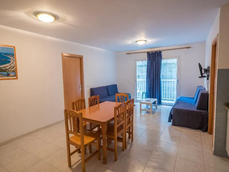 APARTMENT CAPACITY 6 TWO BEDROOMS Room, Apartaments AR Nautic, Costa Brava