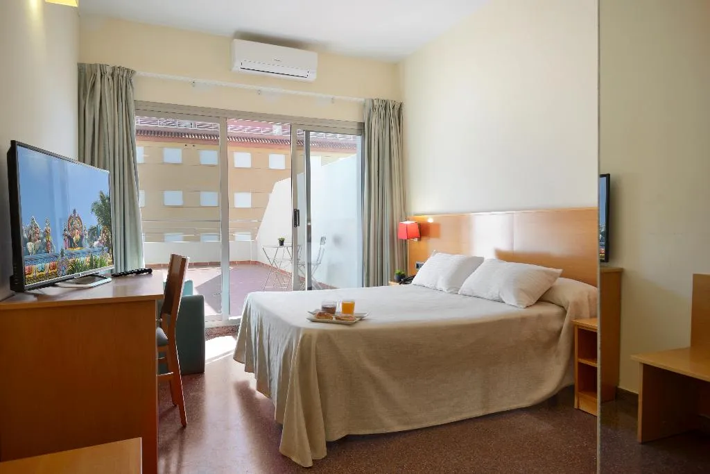 Double or Twin CAPACITY 3 Room, Miramar Playa, Fuerteventura
