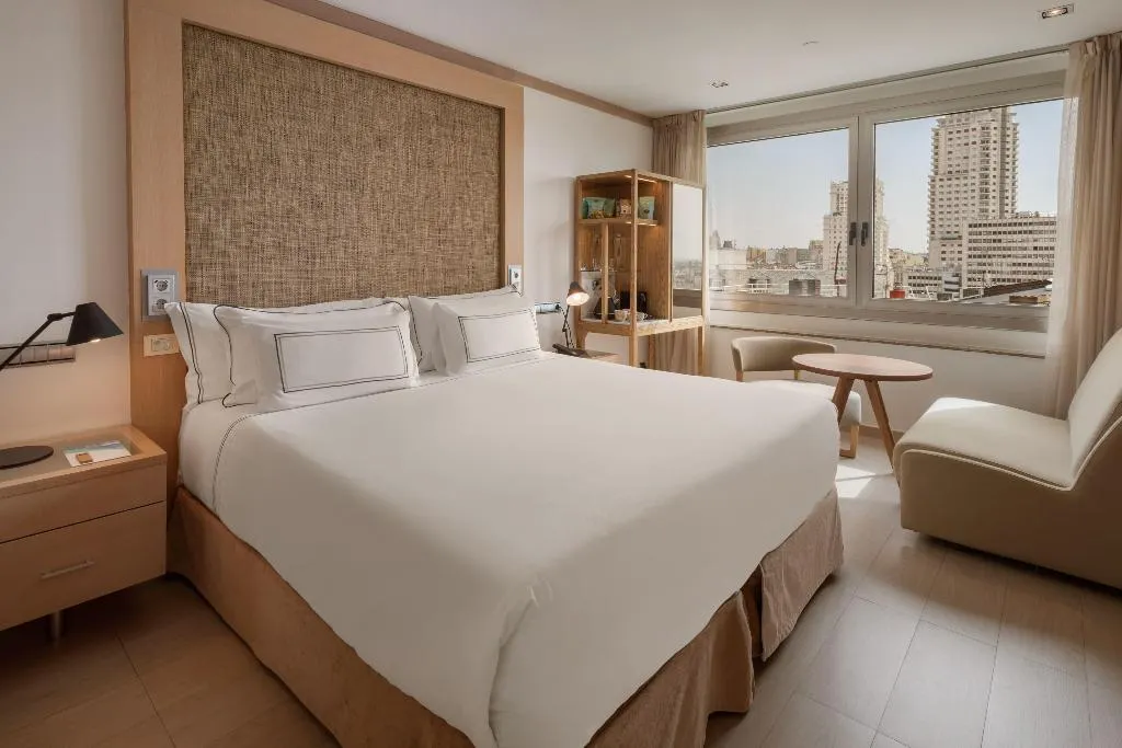 DOUBLE SUPERIOR Room, Melia Madrid Princesa, Madrid