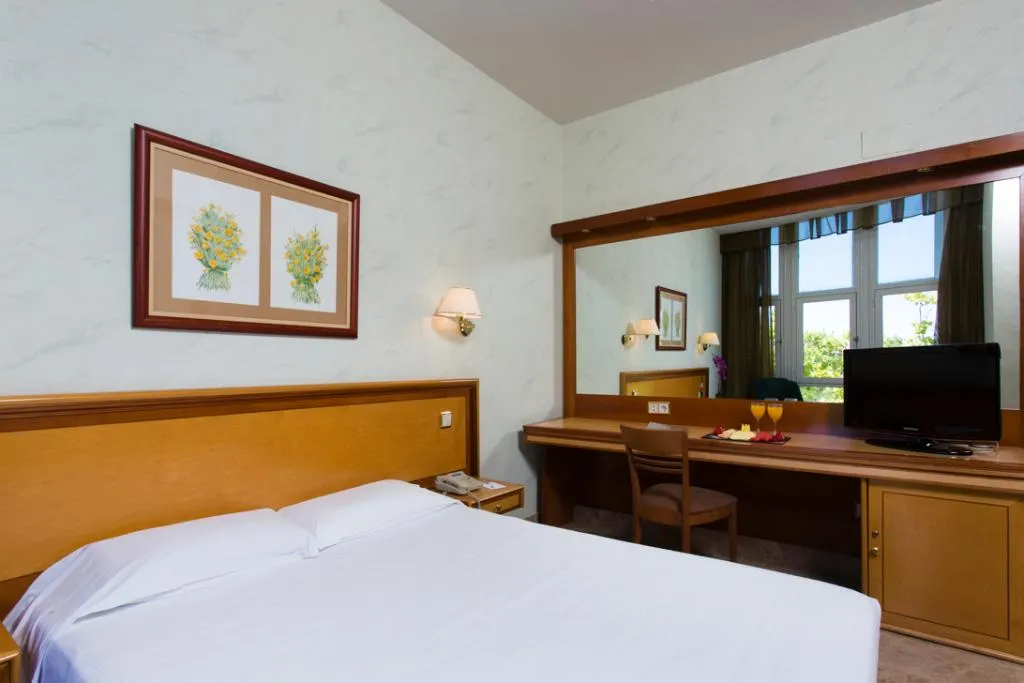DOUBLE STANDARD Room, VP Jardin de Tres Cantos, Madrid
