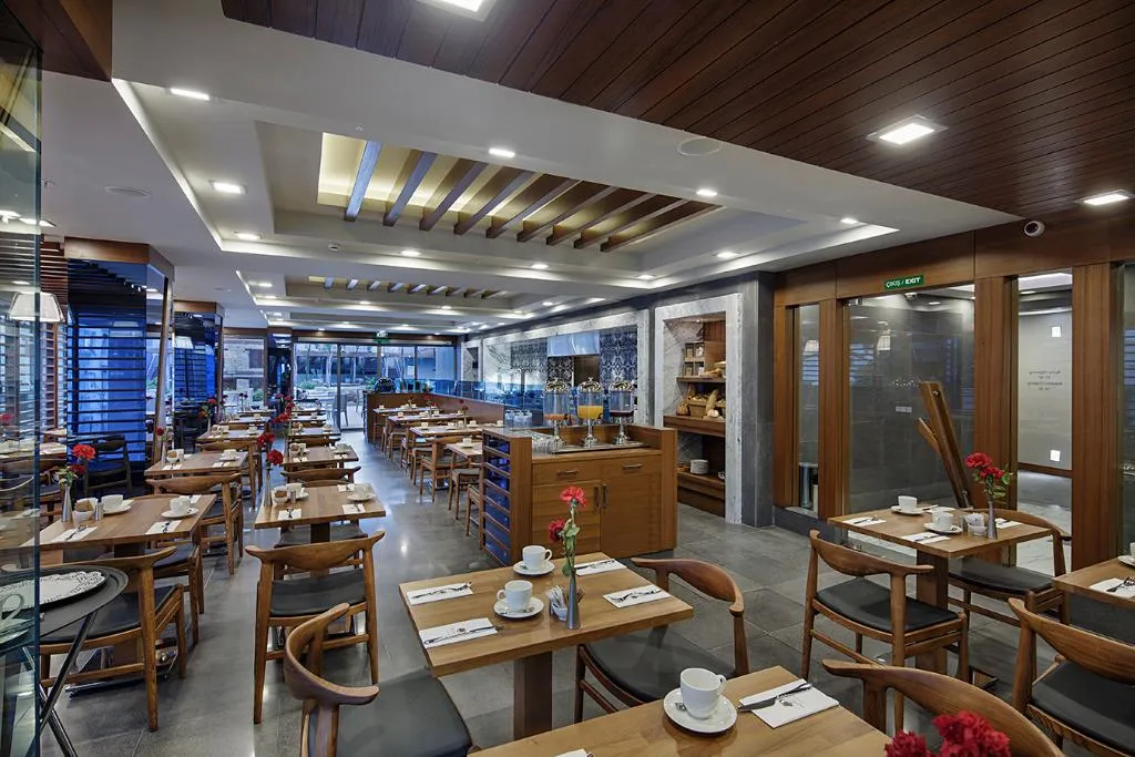 Restaurant, DoubleTree by Hilton Kusadasi, Izmir