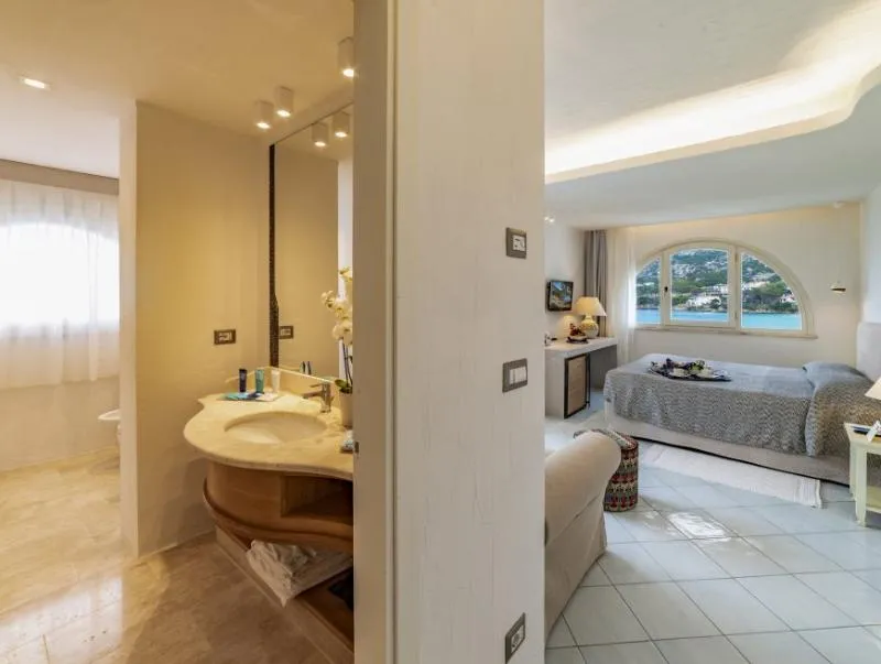 JUNIOR SUITE DELUXE SEA VIEW Room, Club Hotel Baja Sardinia, Olbia