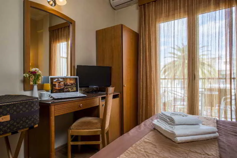 Room, Lakonia, Athens