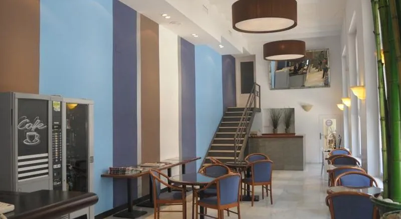 Lobby, Subur, Costa Brava