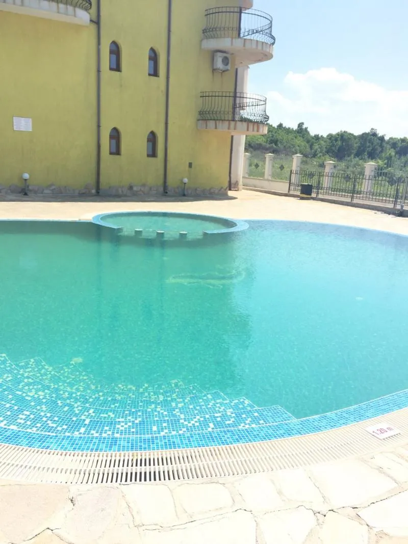 Pool, Green Hills, Bourgas