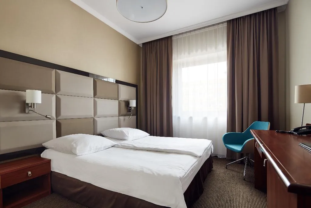 DOUBLE SINGLE USE COMFORT Room, Apis, Krakow