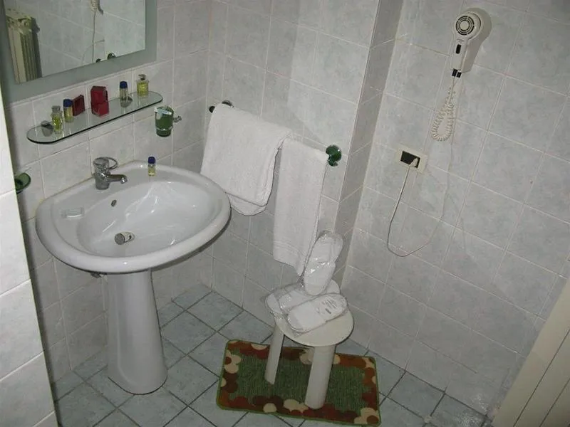 Room, Iris, Naples