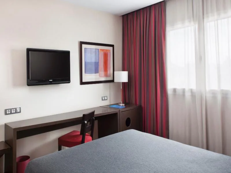 DOUBLE STANDARD Room, NH Parla, Madrid