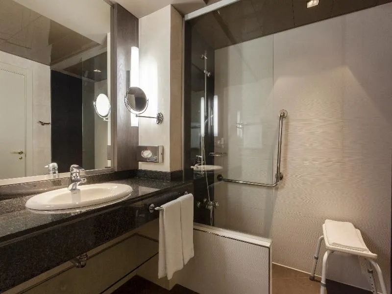 Double or Twin PREMIUM Room, Marriott Hotel Madrid Auditorium, Madrid