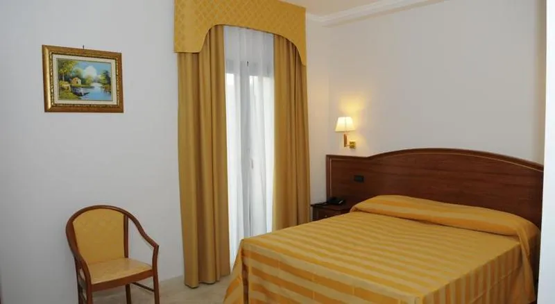 TRIPLE CLASSIC Room, Fashion Hotel, Rome