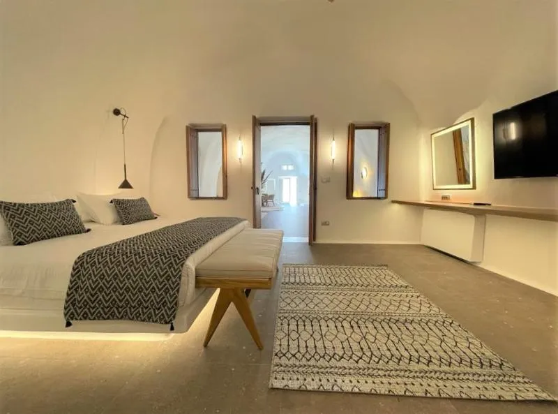 SUITE WITH VIEWS Room, Victoria Caves, Santorini