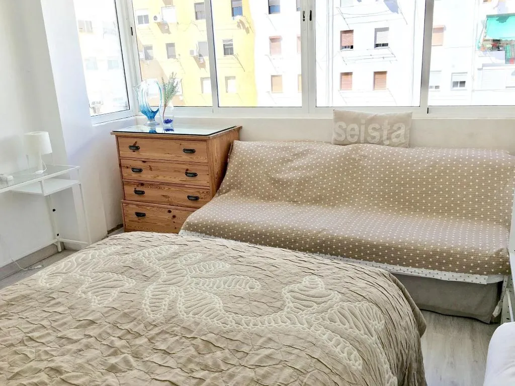 QUADRUPLE WITH SHARED BATHROOM Room, Guest House Duc De Gaeta, Valencia