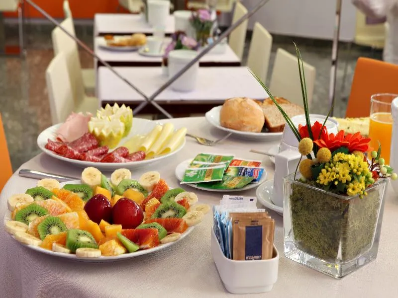 Restaurant, Hotel Des Etrangers, Milan