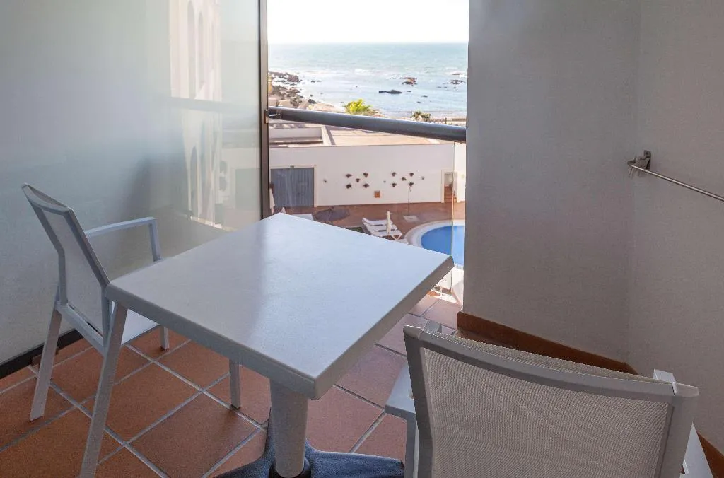 Room, Duque de Najera, Costa De La Luz