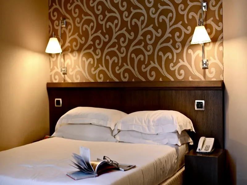 Double or Twin CLASSIC Room, Villa Torlonia Hotel, Rome