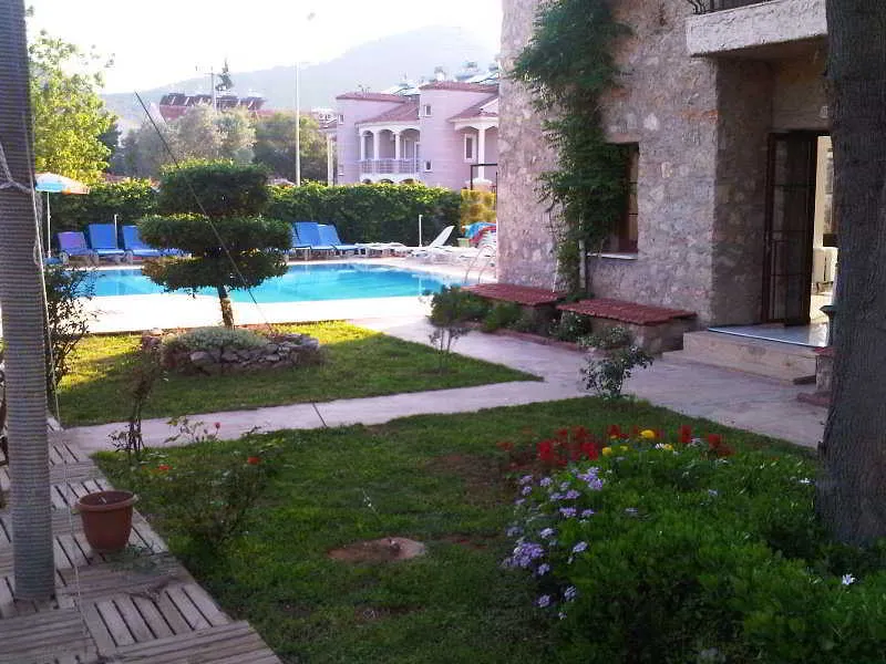 Terrace, Destan, Dalaman