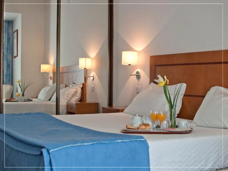 Double or Twin CAPACITY 3 Room, Nelas Parc, Porto