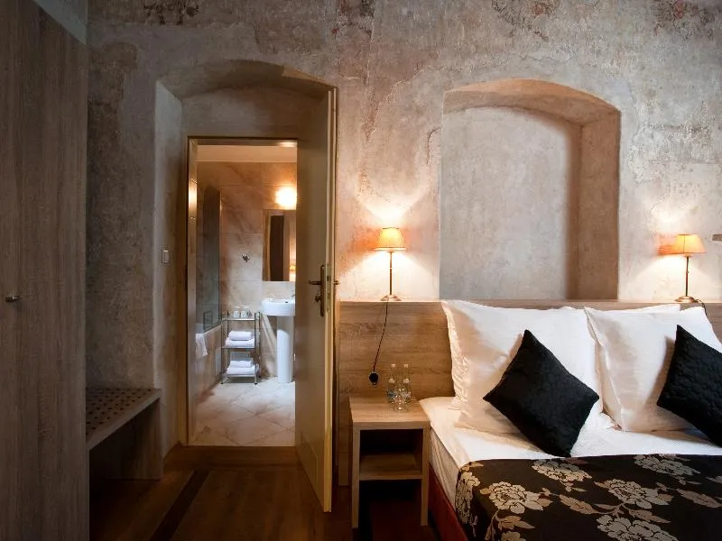 Double or Twin LUXURY Room, Hotel Santi, Krakow