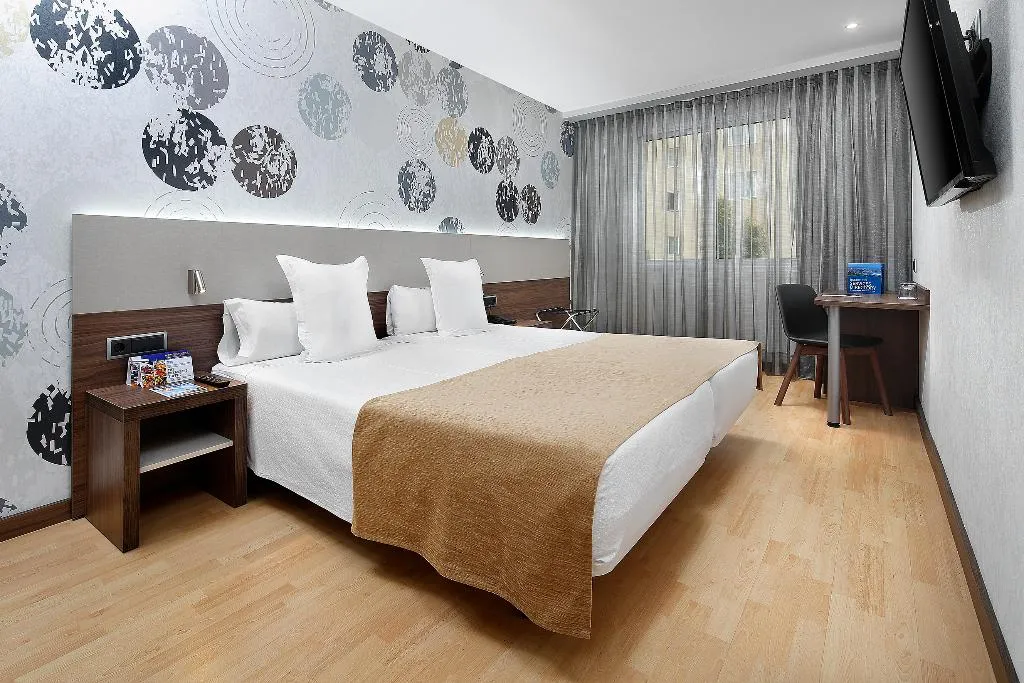 DOUBLE SINGLE USE STANDARD Room, Hcc Montblanc, Barcelona