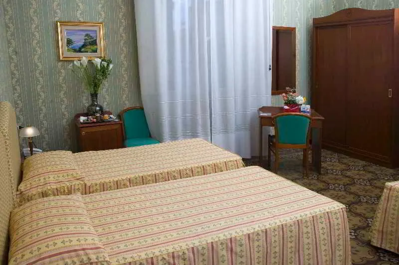 QUADRUPLE STANDARD Room, Hotel Beatrice, Florence