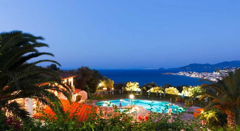 Pool, Arion, Samos
