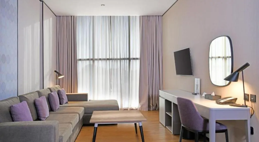SINGLE ONE BEDROOM Room, Lemon Tree Hotel Jumeirah, Dubai, Dubai