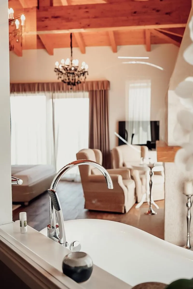 SUITE DELUXE SEA VIEW Room, Boutique Hotel Wine Residence Cattunar, Istria