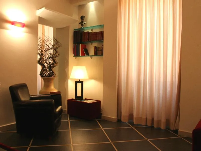 Lobby, Garda, Rome