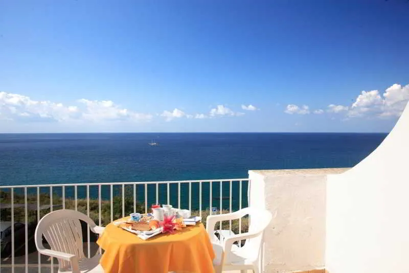 Room, Albatros, Naples
