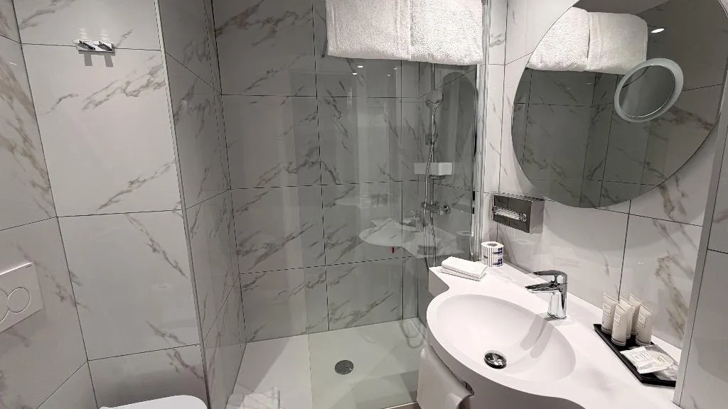 DOUBLE QUEEN BED NON SMOKING Room, Astoria Sure Hotel Collection by Best Western, Milan
