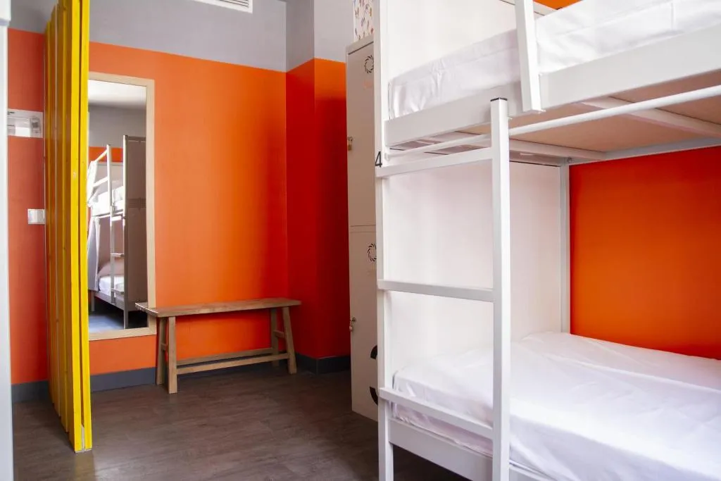 Bed in dormitory FEMALE ROOM Room, room00 Valencia Hostel, Valencia