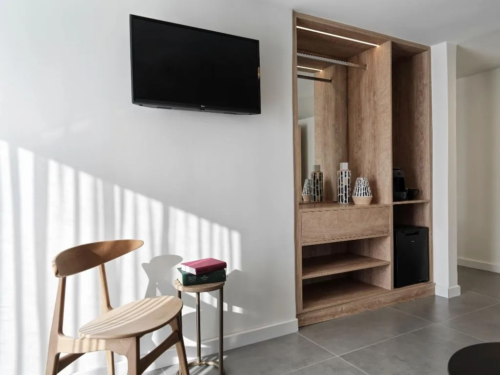 SUITE CLASSIC MOUNTAIN VIEW Room, NLH Mati Seafront - Neighborhood Lifestyle Hotels, Athens