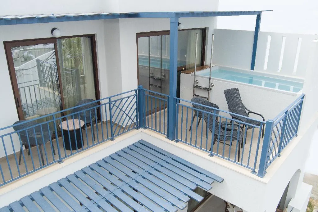 APARTMENT THREE BEDROOMS WITH PRIVATE POOL Room, Mika Villas & Suites, Crete