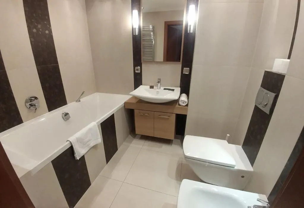 APARTMENT CAPACITY 6 Room, Angel Plaza Apartments, Krakow