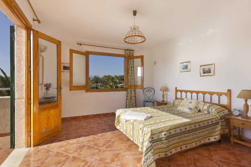 Room, Oliveres I - Ii, Menorca