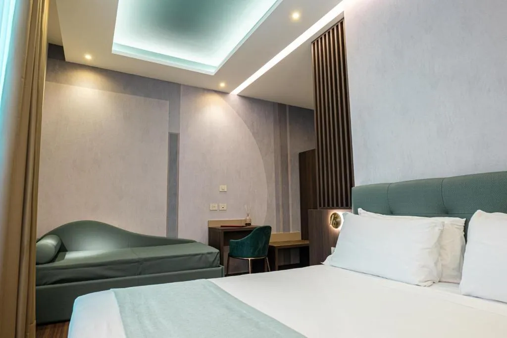 JUNIOR SUITE WITH TERRACE Room, Hotel Vittoria, Naples