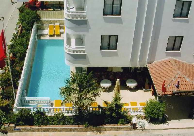 Pool, Evren, Bodrum