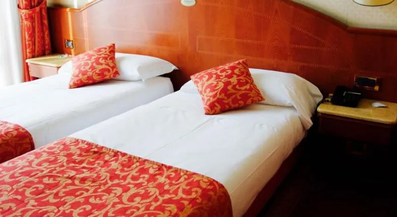 Room, Montebianco - Mokinba Hotels, Milan
